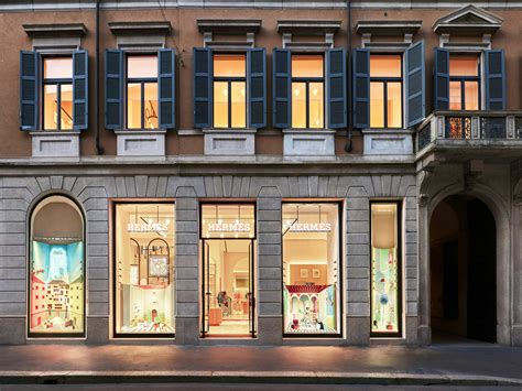 Il nuovo negozio Hermès in via Montenapoleone a 